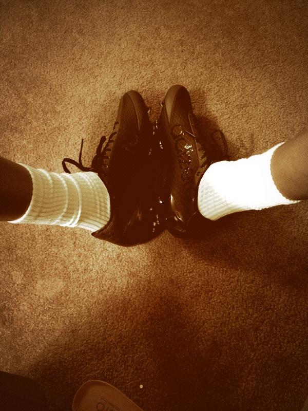 _keatonellis's tweet photo. football pick ups #adizero #lightmakesfast http://t.co/vsW7ABiWys
