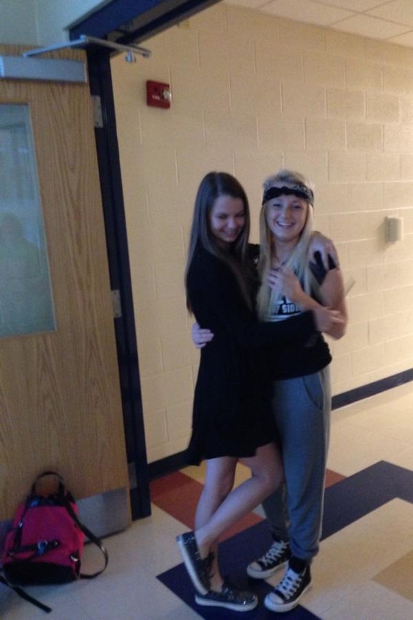 Simplyalllie's tweet photo. Character day with the girls ❤️😊 http://t.co/qqM4tWKINr