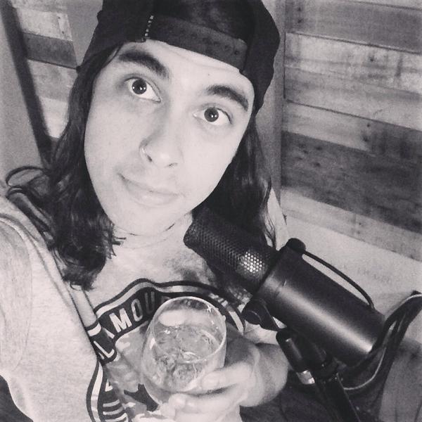 piercethevic's tweet photo. Late night vocals and late night snacks! 🍺🎤👨 http://t.co/u0ZO7Tmtx8