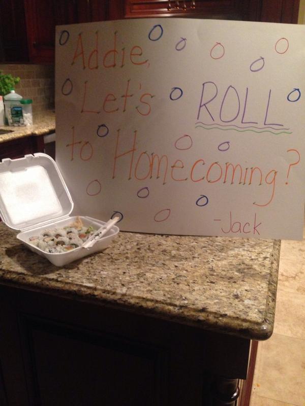 addiedalton99's tweet photo. Yayyyyy homecoming💜🍱🍣 http://t.co/1etbEfv6Ha