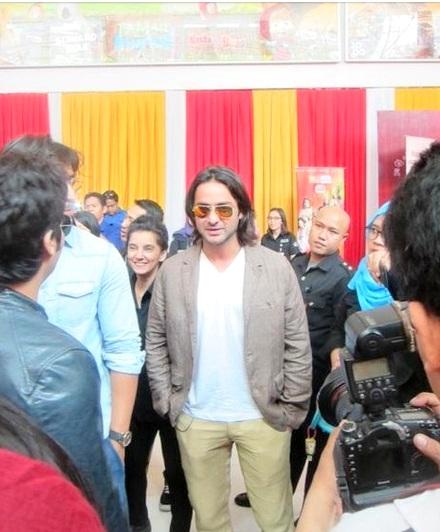 Embedded image permalink