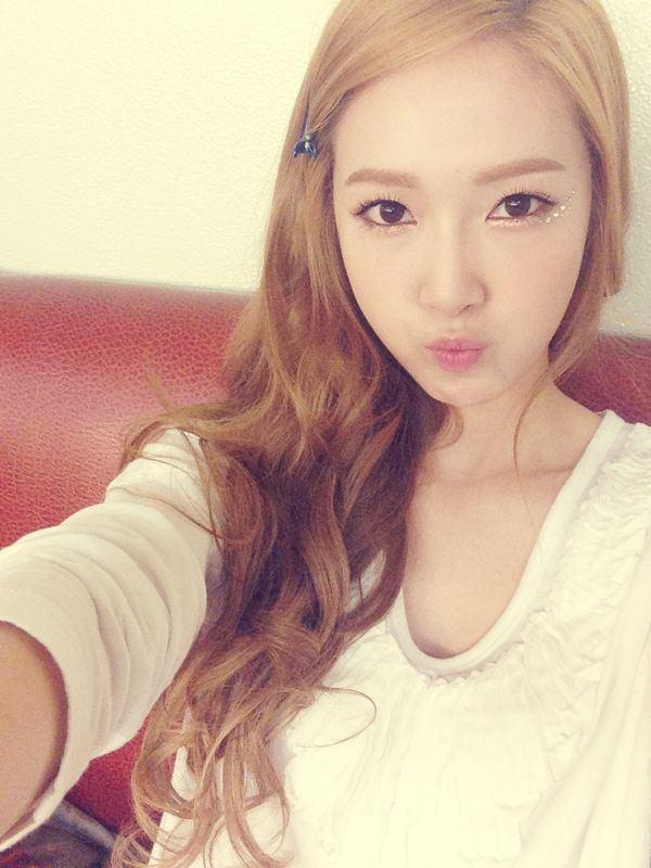 neexxl's tweet photo. #StayStrongYou Yifan White Sooyon http://t.co/yUqUUwuQSF