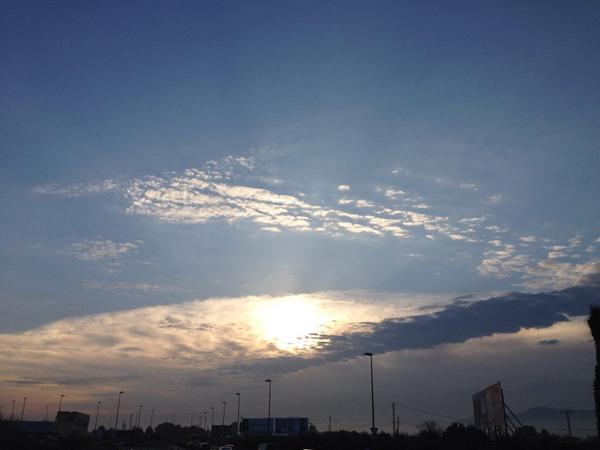 JaviMGomez's tweet photo. El cielo de #Murcia esta mañana #sinfiltros http://t.co/wI39SEq6VE