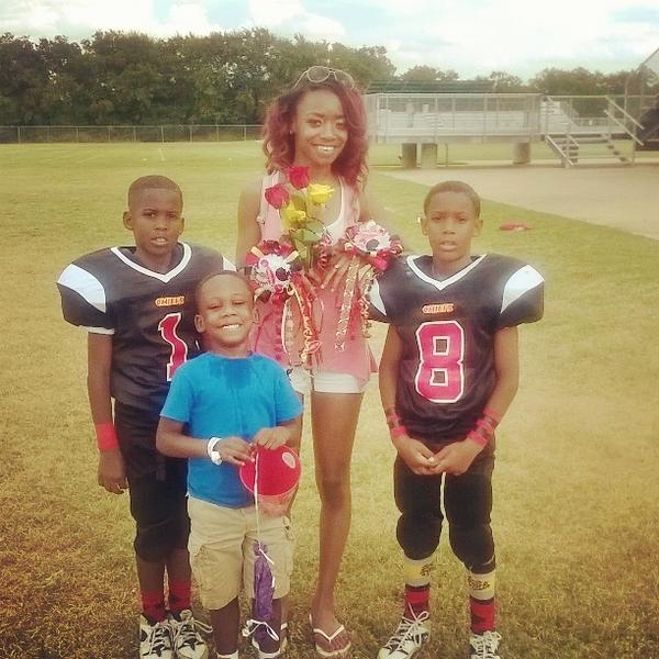 00MicB's tweet photo. Photo from the #homecoming game #football #gpyfa http://t.co/zssvqKhqFl