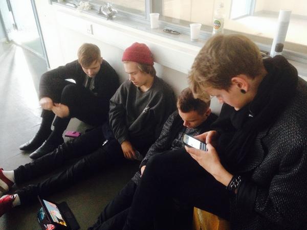 Softengineband's tweet image. Having a little break. #ipad #familyguy #musicvideo #thesirens