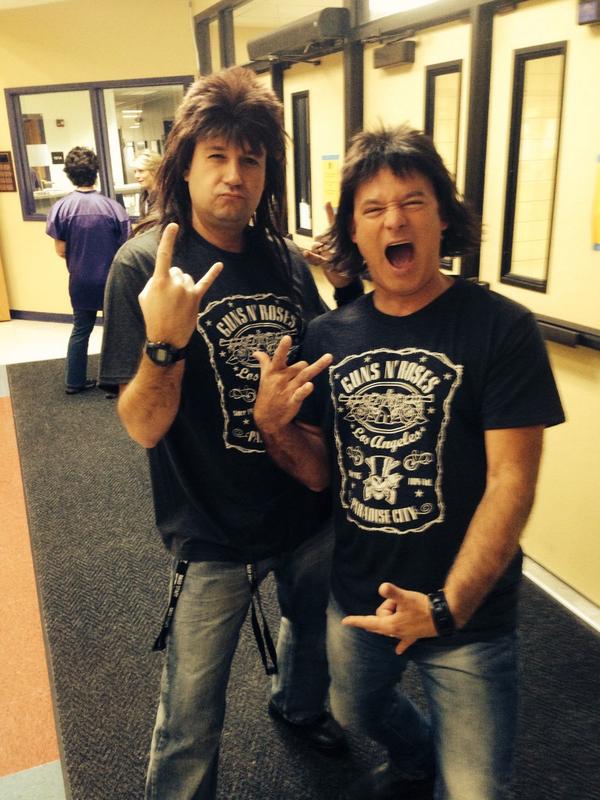 Twinning Tuesday at OHS @OconSchueller <a href="/OconCurtis/">Jason Curtis</a> #oconpride