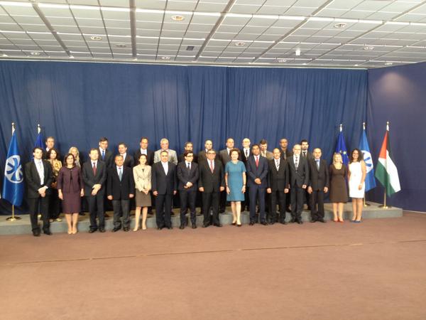NeelieKroesEU's tweet photo. Delighted to meet colleagues &amp; counterparts @UfMSecretariat - cooperating for a shared, digital future http://t.co/QXm9X0eUev