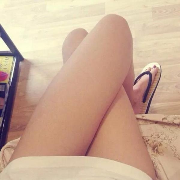 Idyn4's tweet photo. @jarangmandi_ lo tau gk yung ini sendal merk ap? http://t.co/qiqzq8M1Wp