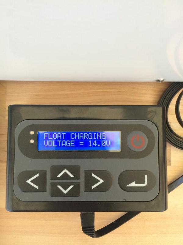 BAOBuk's tweet photo. Want a full battery on your boat? Try eco friendly Hydromax150 fuel cell @allspars http://t.co/pdLqogJgvk #technology http://t.co/mO0qodW7p0