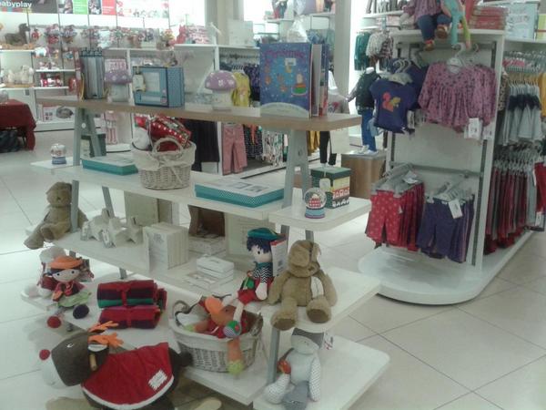 CapacityR's tweet photo. Range from maternity wear, clothing for babies aged 0-6years, toys, hardware &amp; nursery furniture. #MamasandPapas http://t.co/pxF0a1Vyd1