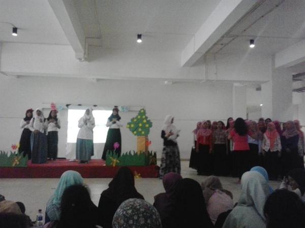 Ini <a href="/FIKUI2014/">FIK UI 2014</a> yang lagi perform di MABA SHOW :)