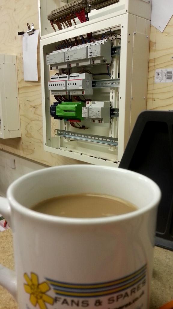 DesignInnovJake's tweet photo. Coffee certainly does help the Tuesday mornings @SmartHomesUK #liveinstall http://t.co/Fui5OlZBUI