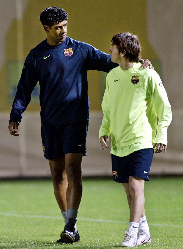 Happy 52nd birthday to Frank Rijkaard. He gave Lionel Messi his La Liga debut while managing Barcelona in 2004. 