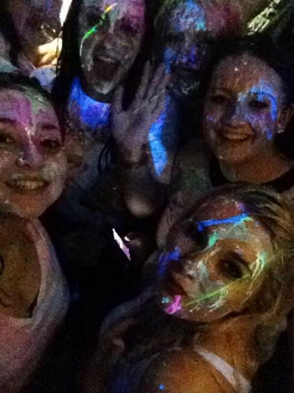stephaniegiles2's tweet photo. Last nights uv paint party http://t.co/PJsFn6d87b