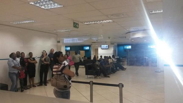 chants26's tweet photo. @FNBSA 3hours!!!!!!!!!!!! http://t.co/JDMvVYX6Zz