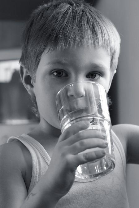 RoutineHealth's tweet image. Is Alkaline Water Good for Children? ow.ly/C6vXA #alkaline #water