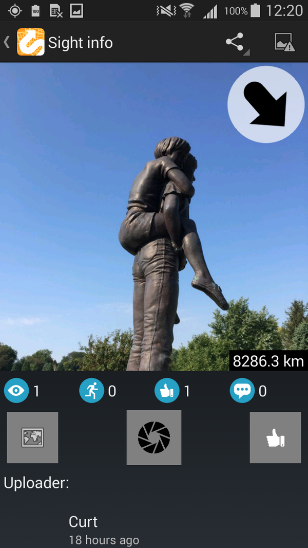 SighterGame's tweet photo. #piggypacking #statue is the sight of the day http://t.co/YeChDnxzkc