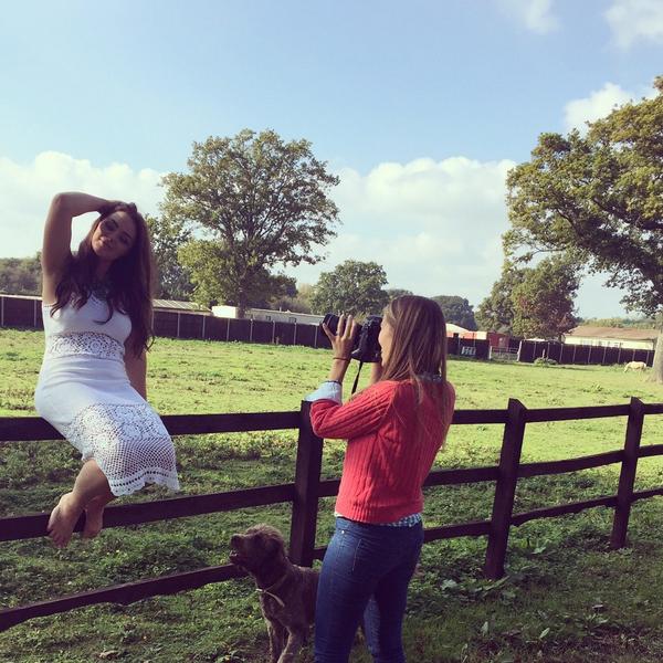 dimplesdaisies1's tweet photo. Behind the scenes at pre trial Xmas boudoir shoot. http://t.co/X6I5g04cdY