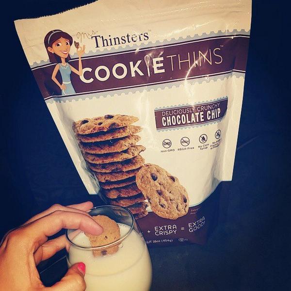 ThinstersCookie's tweet photo. #Cookies & milk, #MrsThinsters style. Thanks to Thinster fan Laura for this shot! #snackstyle http://t.co/fC57JbD5sk