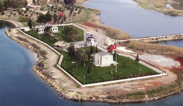 ISIS takes Suleyman Shah Shrine and captured 35 Turkish soldiers