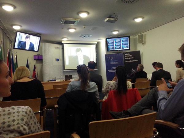 bratislava2018's tweet photo. Náš tím je v @EP_Bratislava a pozorne sledujeme #EPhearings2014 s @MarosSefcovic http://t.co/WWw53SMr7V