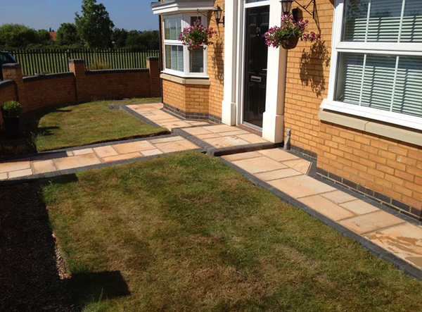 Beautiful #Driveways, #Patios and garden #paving installed to a perfect finish in #Essex 
Free quotes: 01268 461117