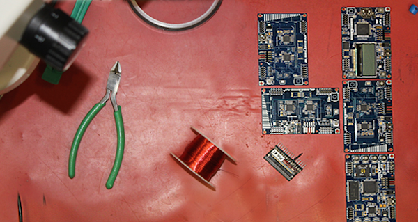 MicrochipMakes's tweet photo. Arduino, bots and exoskeletons gallore, the countdown to @MakerFaireRome is now 4! #AtmelMakes http://t.co/2gjoY7GyWq