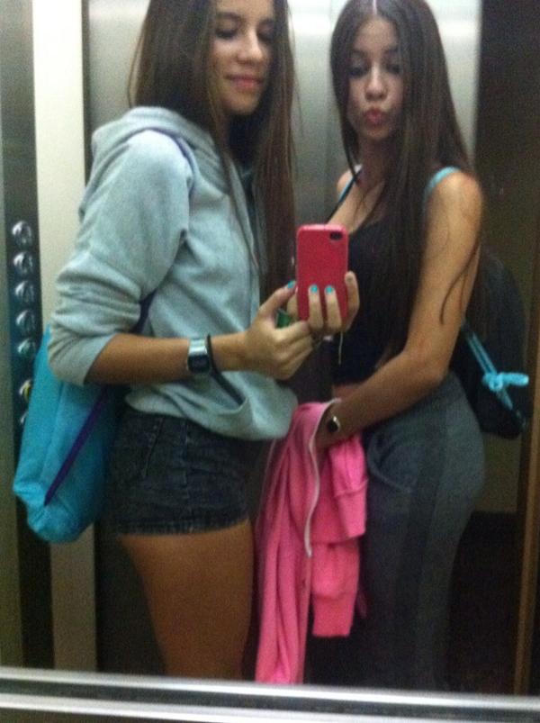 MartaMonreal3's tweet photo. Anemmm a la pisci👌 @SaraMonrod18 @ainoitaaa http://t.co/eVjv7ghsUM