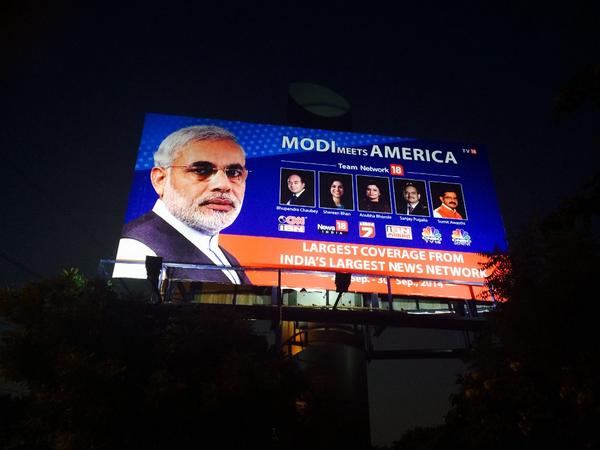 theRohitBansal's tweet image. #ModiMeetsAmerica - a glow sign of @ibnlive 👍
