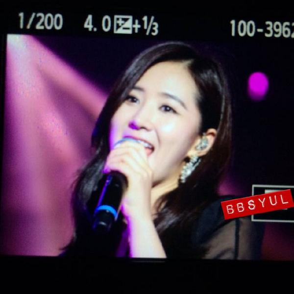 [PIC][30-09-2014]SNSD khởi hành đi Trung Quốc để tham dự "China for GG 1st Fan Party in ShenZhen" vào sáng nay - Page 2 ByyVtsuCcAAn4eC