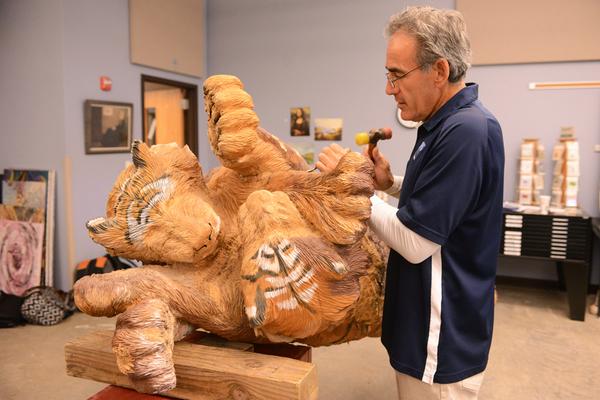 CoMissourian's tweet image. This sculpture has been 12 years in the making by @ToltonCatholic's Lonnie Tapia. bit.ly/1nEhKQE