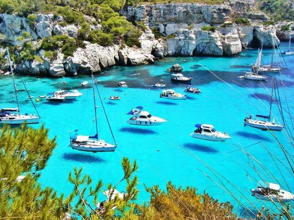 bucketify's tweet photo. Beautiful crystal clear waters in Menorca, Spain. #ttot #TravelTuesday http://t.co/ASavnk3GFv