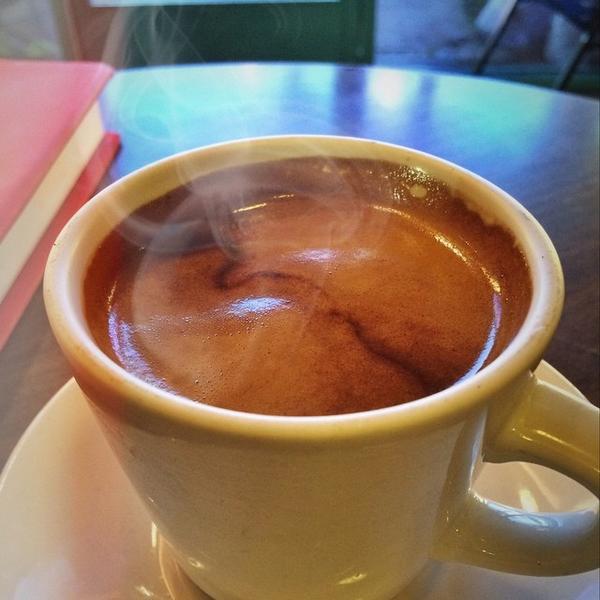 makehello's tweet image. Latte art? Whatever. Espresso art, son. @stell_coffee_and_tea #americano #espresso #coff... ift.tt/1ouA75l