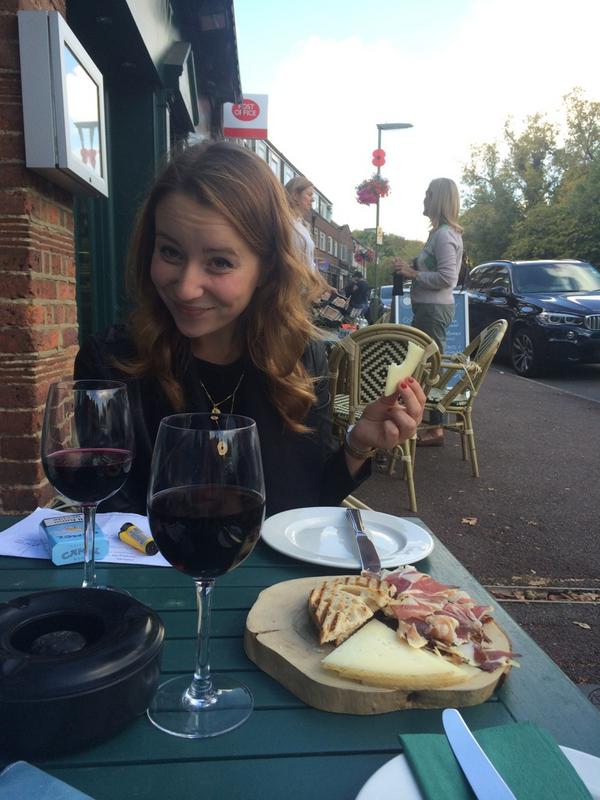 VismaraDesignIt's tweet photo. After meeting Time break   @thewinecircle nice and relaxing place! Good glass of chilenian Red wine http://t.co/dyvgTVDrZO