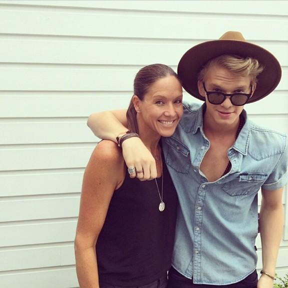 CodyPictures's tweet image. "Wonder of you" love the relationship between Angie and @CodySimpson