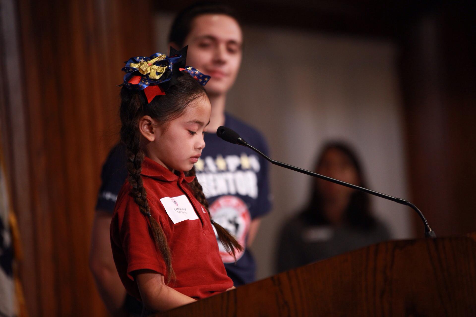 veterans-affairs-on-twitter-lina-caboteja-daughter-of-a-fallen-marine