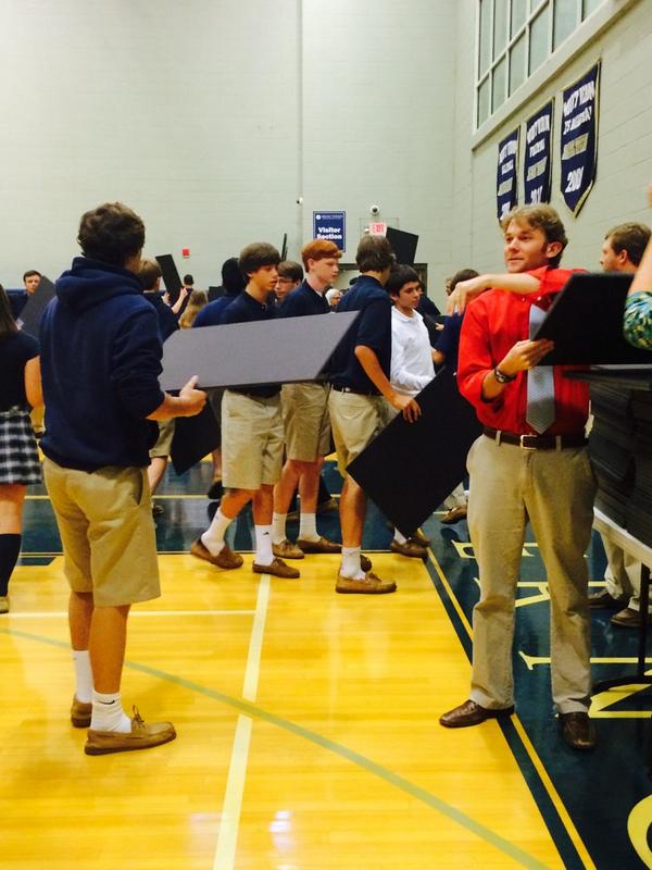 DrCoachColley's tweet photo. Students getting their inspiration boards to help guide their #iProjects #mvupper @MVPSchool http://t.co/j45qIA7JjZ