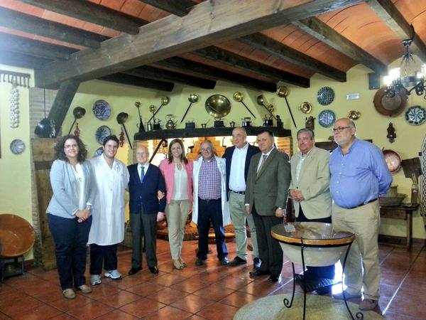 JamonesRute's tweet photo. Visita al Museo,ayer,  de la consejera de medio ambiente de la junta, presidenta de la subbetica y alcaldía de Rute http://t.co/41V0OqpD56