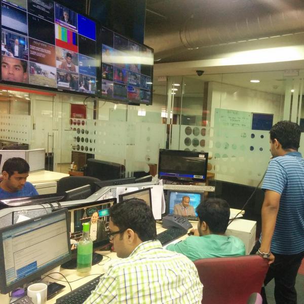 kamalasripada's tweet image. #BehindTheScenes .@ibnlive coordinates with @CNN before special #ModiMeetsAmerica broadcast with @bhupendrachaube