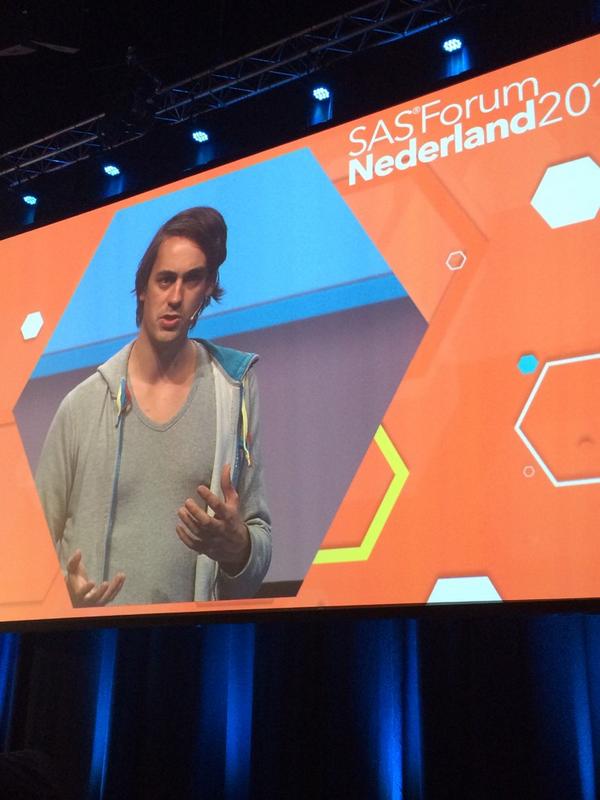 rens2000's tweet photo. In Flevoland hebben ze geen internet volgens @AlexanderNL @ SAS Forum Nederland #SFNL2014 #NBC http://t.co/XhW5rPsteF