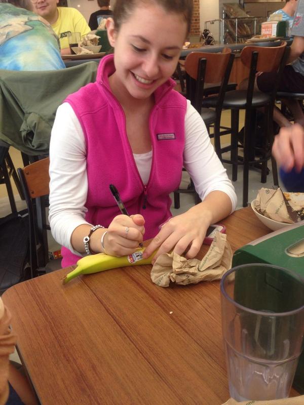 WMBananas's tweet photo. Some girl is literally drawing on her bananas in sadler... http://t.co/CvCl8zJJTF