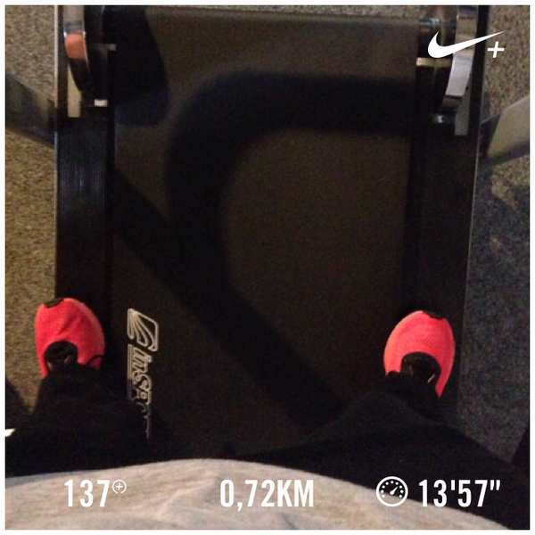 DjaneMejsi's tweet photo. Dneska jsem po cviceni zkusila bezet na pase.  I just ran 0,72 km with Nike+. http://t.co/m4D9uJAlDR #nikeplus http://t.co/G1MZckw8ar