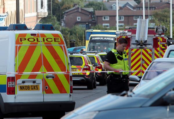 Siege in North Shields as distressed male barricades himself in Howard St flat #nefollowers #northshields