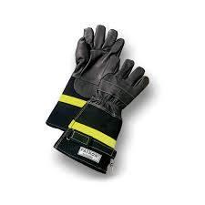 FireEngineDoboj's tweet photo. Safety equipment delivered!!: Firejackets, Trousers, Shirts, Helmets, Gloves, Belts.... #BosniaFloods http://t.co/jT8ynCQzh6