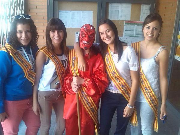 MiriamTrecee's tweet photo. Buenas fiestas #alfajarin #fiestas #septiembre'14 http://t.co/Ku06XqthkT