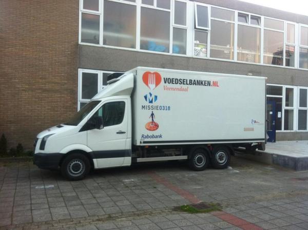 Houd onze bus rijdend en sponsor ons dmv uw logo op onze bus. Voor meer info:  relatiebeheer@voedselbankveenendaal.nl