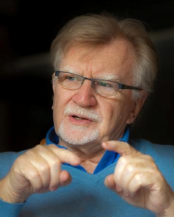 ValuesCentre's tweet image. Free Webinar with Richard about The Metrics of Human #Consciousness on October 7. awakeningyouruniqueself.com/dialogue-richa… #CTTValues