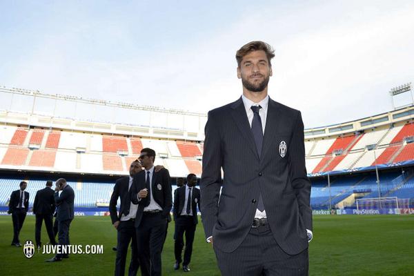 juventusfc's tweet photo. Il primo impatto con il Vicente Calderon, LA FOTOGALLERY esclusiva: http://t.co/CAMwlXrIaw #UCL #AtleticoJuve http://t.co/Pn8rVhVvy1