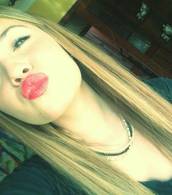 YaryRuiz96's tweet photo. @PaaoLoopez aunque tu no te quedas corta beeeella flor 🌸 http://t.co/UukQFbxPmc