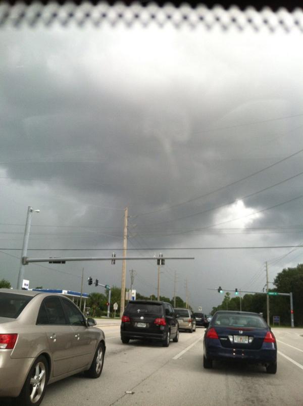 JoleahR's tweet image. @SteveWeagleWPTV   Storming again in Fort Pierce #maketherainstop
